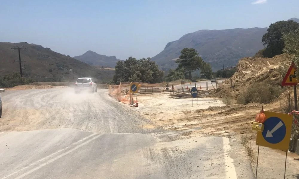 Διακόπηκε η κυκλοφορία στο παράπλευρο οδικό δίκτυο του ΠΑΘΕ